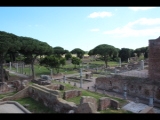 03904 ostia - regio i - insula iv - domus di giove e ganimede (i,iv,2) - blick von der dachterasse ri regio i - forum - basilica (i,xi,5) - tempio rotondo (i,xi,1).jpg